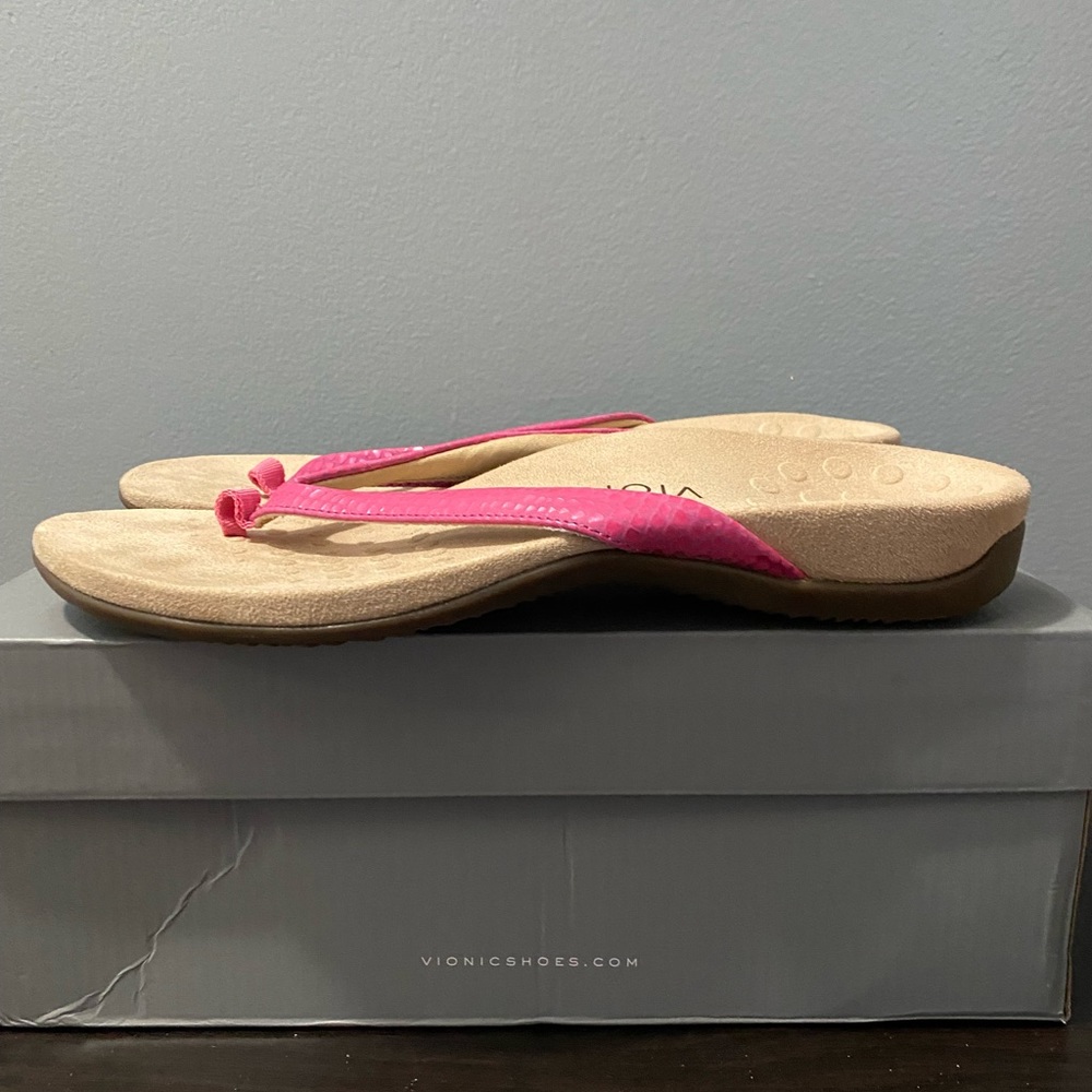 Nwot - Vionic Dillon Toe Post Supportive Sandals - image 2